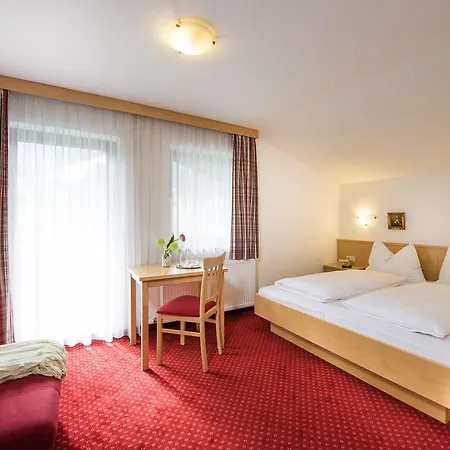 Haus Am Dorfplatz 3* Флахау