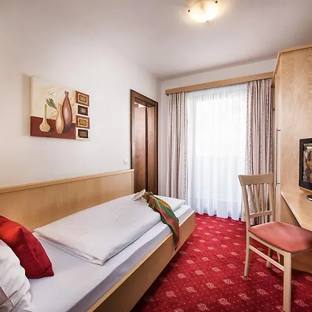 Haus Am Dorfplatz Флахау